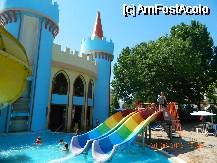[P06] piscina pt copii unde erau trei piscine, doua topogane mici si unul mai mare, in stanga pozei.In castel era kid's club.Peste drum este hotelul Mare. » foto by valeria2012
 - 
<span class="allrVoted glyphicon glyphicon-heart hidden" id="av330971"></span>
<a class="m-l-10 hidden" id="sv330971" onclick="voting_Foto_DelVot(,330971,1040)" role="button">șterge vot <span class="glyphicon glyphicon-remove"></span></a>
<a id="v9330971" class=" c-red"  onclick="voting_Foto_SetVot(330971)" role="button"><span class="glyphicon glyphicon-heart-empty"></span> <b>LIKE</b> = Votează poza</a> <img class="hidden"  id="f330971W9" src="/imagini/loader.gif" border="0" /><span class="AjErrMes hidden" id="e330971ErM"></span>