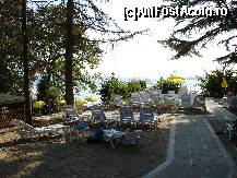 [P12] 'Plaja' amenajata de hotel. Si aici sezlongurile sunt fara saltelute, iar ca sa ajungi la mare trebui sa cobori cateva trepte » foto by a_vlad2009
 - 
<span class="allrVoted glyphicon glyphicon-heart hidden" id="av261950"></span>
<a class="m-l-10 hidden" id="sv261950" onclick="voting_Foto_DelVot(,261950,1040)" role="button">șterge vot <span class="glyphicon glyphicon-remove"></span></a>
<a id="v9261950" class=" c-red"  onclick="voting_Foto_SetVot(261950)" role="button"><span class="glyphicon glyphicon-heart-empty"></span> <b>LIKE</b> = Votează poza</a> <img class="hidden"  id="f261950W9" src="/imagini/loader.gif" border="0" /><span class="AjErrMes hidden" id="e261950ErM"></span>
