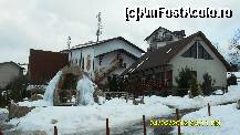 [P52] in dreapta este Casa Taraneasca. » foto by adryana
 - 
<span class="allrVoted glyphicon glyphicon-heart hidden" id="av293953"></span>
<a class="m-l-10 hidden" id="sv293953" onclick="voting_Foto_DelVot(,293953,1079)" role="button">șterge vot <span class="glyphicon glyphicon-remove"></span></a>
<a id="v9293953" class=" c-red"  onclick="voting_Foto_SetVot(293953)" role="button"><span class="glyphicon glyphicon-heart-empty"></span> <b>LIKE</b> = Votează poza</a> <img class="hidden"  id="f293953W9" src="/imagini/loader.gif" border="0" /><span class="AjErrMes hidden" id="e293953ErM"></span>