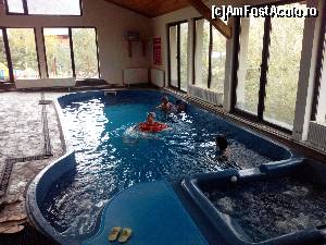 [P16] Piscina interioara » foto by bullterier
 - 
<span class="allrVoted glyphicon glyphicon-heart hidden" id="av571995"></span>
<a class="m-l-10 hidden" id="sv571995" onclick="voting_Foto_DelVot(,571995,1079)" role="button">șterge vot <span class="glyphicon glyphicon-remove"></span></a>
<a id="v9571995" class=" c-red"  onclick="voting_Foto_SetVot(571995)" role="button"><span class="glyphicon glyphicon-heart-empty"></span> <b>LIKE</b> = Votează poza</a> <img class="hidden"  id="f571995W9" src="/imagini/loader.gif" border="0" /><span class="AjErrMes hidden" id="e571995ErM"></span>