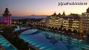[P09] imagini luate seara pe balcon... recomand cu incredere camera cu vedere la piscina/mare » foto by axel114
 - 
<span class="allrVoted glyphicon glyphicon-heart hidden" id="av663662"></span>
<a class="m-l-10 hidden" id="sv663662" onclick="voting_Foto_DelVot(,663662,1096)" role="button">șterge vot <span class="glyphicon glyphicon-remove"></span></a>
<a id="v9663662" class=" c-red"  onclick="voting_Foto_SetVot(663662)" role="button"><span class="glyphicon glyphicon-heart-empty"></span> <b>LIKE</b> = Votează poza</a> <img class="hidden"  id="f663662W9" src="/imagini/loader.gif" border="0" /><span class="AjErrMes hidden" id="e663662ErM"></span>