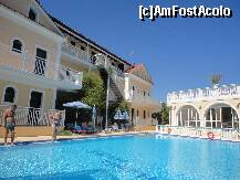 [P13] Iata piscina,cea mica. » foto by maryka
 - 
<span class="allrVoted glyphicon glyphicon-heart hidden" id="av229736"></span>
<a class="m-l-10 hidden" id="sv229736" onclick="voting_Foto_DelVot(,229736,1097)" role="button">șterge vot <span class="glyphicon glyphicon-remove"></span></a>
<a id="v9229736" class=" c-red"  onclick="voting_Foto_SetVot(229736)" role="button"><span class="glyphicon glyphicon-heart-empty"></span> <b>LIKE</b> = Votează poza</a> <img class="hidden"  id="f229736W9" src="/imagini/loader.gif" border="0" /><span class="AjErrMes hidden" id="e229736ErM"></span>