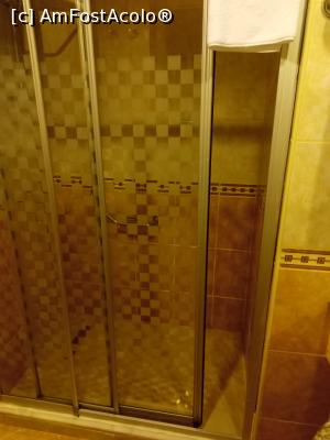 [P06] Cabina de dus » foto by gianimary
 - 
<span class="allrVoted glyphicon glyphicon-heart hidden" id="av1367832"></span>
<a class="m-l-10 hidden" id="sv1367832" onclick="voting_Foto_DelVot(,1367832,1101)" role="button">șterge vot <span class="glyphicon glyphicon-remove"></span></a>
<a id="v91367832" class=" c-red"  onclick="voting_Foto_SetVot(1367832)" role="button"><span class="glyphicon glyphicon-heart-empty"></span> <b>LIKE</b> = Votează poza</a> <img class="hidden"  id="f1367832W9" src="/imagini/loader.gif" border="0" /><span class="AjErrMes hidden" id="e1367832ErM"></span>