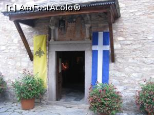 [P21] Prima cruce pe drapelul Greciei la manastirea Sf. Ev » foto by zozo
 - 
<span class="allrVoted glyphicon glyphicon-heart hidden" id="av775036"></span>
<a class="m-l-10 hidden" id="sv775036" onclick="voting_Foto_DelVot(,775036,1166)" role="button">șterge vot <span class="glyphicon glyphicon-remove"></span></a>
<a id="v9775036" class=" c-red"  onclick="voting_Foto_SetVot(775036)" role="button"><span class="glyphicon glyphicon-heart-empty"></span> <b>LIKE</b> = Votează poza</a> <img class="hidden"  id="f775036W9" src="/imagini/loader.gif" border="0" /><span class="AjErrMes hidden" id="e775036ErM"></span>