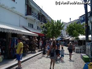 [P17] 'Main street' din Skiathos-city » foto by dorgo
 - 
<span class="allrVoted glyphicon glyphicon-heart hidden" id="av641295"></span>
<a class="m-l-10 hidden" id="sv641295" onclick="voting_Foto_DelVot(,641295,1166)" role="button">șterge vot <span class="glyphicon glyphicon-remove"></span></a>
<a id="v9641295" class=" c-red"  onclick="voting_Foto_SetVot(641295)" role="button"><span class="glyphicon glyphicon-heart-empty"></span> <b>LIKE</b> = Votează poza</a> <img class="hidden"  id="f641295W9" src="/imagini/loader.gif" border="0" /><span class="AjErrMes hidden" id="e641295ErM"></span>