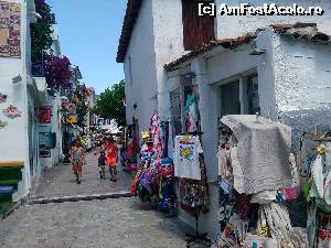 [P18] Butic langa butic pe 'Main street' » foto by dorgo
 - 
<span class="allrVoted glyphicon glyphicon-heart hidden" id="av641296"></span>
<a class="m-l-10 hidden" id="sv641296" onclick="voting_Foto_DelVot(,641296,1166)" role="button">șterge vot <span class="glyphicon glyphicon-remove"></span></a>
<a id="v9641296" class=" c-red"  onclick="voting_Foto_SetVot(641296)" role="button"><span class="glyphicon glyphicon-heart-empty"></span> <b>LIKE</b> = Votează poza</a> <img class="hidden"  id="f641296W9" src="/imagini/loader.gif" border="0" /><span class="AjErrMes hidden" id="e641296ErM"></span>