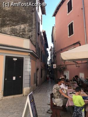 [P07] Rovinj, străduțe săbiuțe » foto by krisstinna
 - 
<span class="allrVoted glyphicon glyphicon-heart hidden" id="av1037325"></span>
<a class="m-l-10 hidden" id="sv1037325" onclick="voting_Foto_DelVot(,1037325,1168)" role="button">șterge vot <span class="glyphicon glyphicon-remove"></span></a>
<a id="v91037325" class=" c-red"  onclick="voting_Foto_SetVot(1037325)" role="button"><span class="glyphicon glyphicon-heart-empty"></span> <b>LIKE</b> = Votează poza</a> <img class="hidden"  id="f1037325W9" src="/imagini/loader.gif" border="0" /><span class="AjErrMes hidden" id="e1037325ErM"></span>