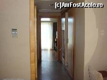[P17] holul apartamentului vazut din prima camera care avea doua paturi, cea de-a doua, un pat matrimonial » foto by blueray21
 - 
<span class="allrVoted glyphicon glyphicon-heart hidden" id="av141854"></span>
<a class="m-l-10 hidden" id="sv141854" onclick="voting_Foto_DelVot(,141854,1223)" role="button">șterge vot <span class="glyphicon glyphicon-remove"></span></a>
<a id="v9141854" class=" c-red"  onclick="voting_Foto_SetVot(141854)" role="button"><span class="glyphicon glyphicon-heart-empty"></span> <b>LIKE</b> = Votează poza</a> <img class="hidden"  id="f141854W9" src="/imagini/loader.gif" border="0" /><span class="AjErrMes hidden" id="e141854ErM"></span>
