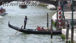 [P01] Veneția, primul contact, prima gondolă » foto by ungureanica
 - 
<span class="allrVoted glyphicon glyphicon-heart hidden" id="av1076036"></span>
<a class="m-l-10 hidden" id="sv1076036" onclick="voting_Foto_DelVot(,1076036,1229)" role="button">șterge vot <span class="glyphicon glyphicon-remove"></span></a>
<a id="v91076036" class=" c-red"  onclick="voting_Foto_SetVot(1076036)" role="button"><span class="glyphicon glyphicon-heart-empty"></span> <b>LIKE</b> = Votează poza</a> <img class="hidden"  id="f1076036W9" src="/imagini/loader.gif" border="0" /><span class="AjErrMes hidden" id="e1076036ErM"></span>