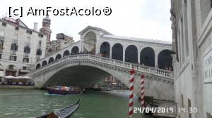 [P07] Veneția. Podul Rialto » foto by ungureanica
 - 
<span class="allrVoted glyphicon glyphicon-heart hidden" id="av1076042"></span>
<a class="m-l-10 hidden" id="sv1076042" onclick="voting_Foto_DelVot(,1076042,1229)" role="button">șterge vot <span class="glyphicon glyphicon-remove"></span></a>
<a id="v91076042" class=" c-red"  onclick="voting_Foto_SetVot(1076042)" role="button"><span class="glyphicon glyphicon-heart-empty"></span> <b>LIKE</b> = Votează poza</a> <img class="hidden"  id="f1076042W9" src="/imagini/loader.gif" border="0" /><span class="AjErrMes hidden" id="e1076042ErM"></span>