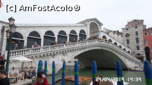[P08] Veneția. Podul Rialto » foto by ungureanica
 - 
<span class="allrVoted glyphicon glyphicon-heart hidden" id="av1076043"></span>
<a class="m-l-10 hidden" id="sv1076043" onclick="voting_Foto_DelVot(,1076043,1229)" role="button">șterge vot <span class="glyphicon glyphicon-remove"></span></a>
<a id="v91076043" class=" c-red"  onclick="voting_Foto_SetVot(1076043)" role="button"><span class="glyphicon glyphicon-heart-empty"></span> <b>LIKE</b> = Votează poza</a> <img class="hidden"  id="f1076043W9" src="/imagini/loader.gif" border="0" /><span class="AjErrMes hidden" id="e1076043ErM"></span>