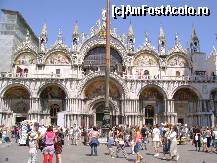 [P6x] Piata San Marco » foto by lalena
 - 
<span class="allrVoted glyphicon glyphicon-heart hidden" id="av17744"></span>
<a class="m-l-10 hidden" id="sv17744" onclick="voting_Foto_DelVot(,17744,1229)" role="button">șterge vot <span class="glyphicon glyphicon-remove"></span></a>
<a id="v917744" class=" c-red"  onclick="voting_Foto_SetVot(17744)" role="button"><span class="glyphicon glyphicon-heart-empty"></span> <b>LIKE</b> = Votează poza</a> <img class="hidden"  id="f17744W9" src="/imagini/loader.gif" border="0" /><span class="AjErrMes hidden" id="e17744ErM"></span>