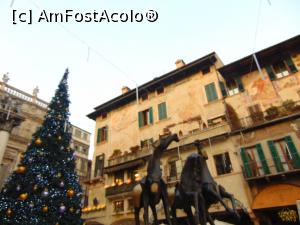 [P11] Piazza delle Erbe » foto by GabrielaG
 - 
<span class="allrVoted glyphicon glyphicon-heart hidden" id="av741887"></span>
<a class="m-l-10 hidden" id="sv741887" onclick="voting_Foto_DelVot(,741887,1233)" role="button">șterge vot <span class="glyphicon glyphicon-remove"></span></a>
<a id="v9741887" class=" c-red"  onclick="voting_Foto_SetVot(741887)" role="button"><span class="glyphicon glyphicon-heart-empty"></span> <b>LIKE</b> = Votează poza</a> <img class="hidden"  id="f741887W9" src="/imagini/loader.gif" border="0" /><span class="AjErrMes hidden" id="e741887ErM"></span>