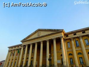 [P02] Cladire langa Amfiteatrul Roman » foto by GabrielaG
 - 
<span class="allrVoted glyphicon glyphicon-heart hidden" id="av741878"></span>
<a class="m-l-10 hidden" id="sv741878" onclick="voting_Foto_DelVot(,741878,1233)" role="button">șterge vot <span class="glyphicon glyphicon-remove"></span></a>
<a id="v9741878" class=" c-red"  onclick="voting_Foto_SetVot(741878)" role="button"><span class="glyphicon glyphicon-heart-empty"></span> <b>LIKE</b> = Votează poza</a> <img class="hidden"  id="f741878W9" src="/imagini/loader.gif" border="0" /><span class="AjErrMes hidden" id="e741878ErM"></span>