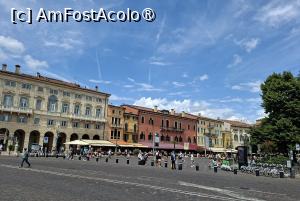 [P02] Piazza Bra » foto by Carmen Ion
 - 
<span class="allrVoted glyphicon glyphicon-heart hidden" id="av1547907"></span>
<a class="m-l-10 hidden" id="sv1547907" onclick="voting_Foto_DelVot(,1547907,1233)" role="button">șterge vot <span class="glyphicon glyphicon-remove"></span></a>
<a id="v91547907" class=" c-red"  onclick="voting_Foto_SetVot(1547907)" role="button"><span class="glyphicon glyphicon-heart-empty"></span> <b>LIKE</b> = Votează poza</a> <img class="hidden"  id="f1547907W9" src="/imagini/loader.gif" border="0" /><span class="AjErrMes hidden" id="e1547907ErM"></span>