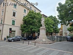 [P20] Piazzetta Santi Apostoli cu statuia lui Camilo Benso » foto by Carmen Ion
 - 
<span class="allrVoted glyphicon glyphicon-heart hidden" id="av1547925"></span>
<a class="m-l-10 hidden" id="sv1547925" onclick="voting_Foto_DelVot(,1547925,1233)" role="button">șterge vot <span class="glyphicon glyphicon-remove"></span></a>
<a id="v91547925" class=" c-red"  onclick="voting_Foto_SetVot(1547925)" role="button"><span class="glyphicon glyphicon-heart-empty"></span> <b>LIKE</b> = Votează poza</a> <img class="hidden"  id="f1547925W9" src="/imagini/loader.gif" border="0" /><span class="AjErrMes hidden" id="e1547925ErM"></span>