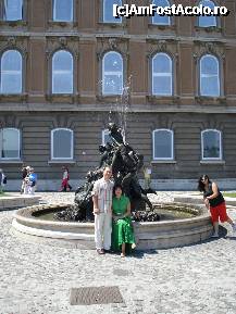 [P11] Alta statuie din Curtea Palatului Regal, unde toti turistii se fotografiau. » foto by lucsim
 - 
<span class="allrVoted glyphicon glyphicon-heart hidden" id="av230108"></span>
<a class="m-l-10 hidden" id="sv230108" onclick="voting_Foto_DelVot(,230108,1275)" role="button">șterge vot <span class="glyphicon glyphicon-remove"></span></a>
<a id="v9230108" class=" c-red"  onclick="voting_Foto_SetVot(230108)" role="button"><span class="glyphicon glyphicon-heart-empty"></span> <b>LIKE</b> = Votează poza</a> <img class="hidden"  id="f230108W9" src="/imagini/loader.gif" border="0" /><span class="AjErrMes hidden" id="e230108ErM"></span>