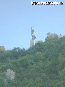 [P18] Statuia Eliberarii de pe Dealul Gellert. » foto by lucsim
 - 
<span class="allrVoted glyphicon glyphicon-heart hidden" id="av230116"></span>
<a class="m-l-10 hidden" id="sv230116" onclick="voting_Foto_DelVot(,230116,1275)" role="button">șterge vot <span class="glyphicon glyphicon-remove"></span></a>
<a id="v9230116" class=" c-red"  onclick="voting_Foto_SetVot(230116)" role="button"><span class="glyphicon glyphicon-heart-empty"></span> <b>LIKE</b> = Votează poza</a> <img class="hidden"  id="f230116W9" src="/imagini/loader.gif" border="0" /><span class="AjErrMes hidden" id="e230116ErM"></span>