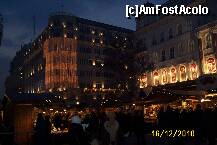 [P01] Pe inserat in Piata de Craciun - Vorosmarty » foto by Alina53
 - 
<span class="allrVoted glyphicon glyphicon-heart hidden" id="av173687"></span>
<a class="m-l-10 hidden" id="sv173687" onclick="voting_Foto_DelVot(,173687,1275)" role="button">șterge vot <span class="glyphicon glyphicon-remove"></span></a>
<a id="v9173687" class=" c-red"  onclick="voting_Foto_SetVot(173687)" role="button"><span class="glyphicon glyphicon-heart-empty"></span> <b>LIKE</b> = Votează poza</a> <img class="hidden"  id="f173687W9" src="/imagini/loader.gif" border="0" /><span class="AjErrMes hidden" id="e173687ErM"></span>