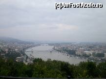 [P23] Dunarea vazuta de pe dealul Gellert. » foto by presario
 - 
<span class="allrVoted glyphicon glyphicon-heart hidden" id="av140542"></span>
<a class="m-l-10 hidden" id="sv140542" onclick="voting_Foto_DelVot(,140542,1275)" role="button">șterge vot <span class="glyphicon glyphicon-remove"></span></a>
<a id="v9140542" class=" c-red"  onclick="voting_Foto_SetVot(140542)" role="button"><span class="glyphicon glyphicon-heart-empty"></span> <b>LIKE</b> = Votează poza</a> <img class="hidden"  id="f140542W9" src="/imagini/loader.gif" border="0" /><span class="AjErrMes hidden" id="e140542ErM"></span>