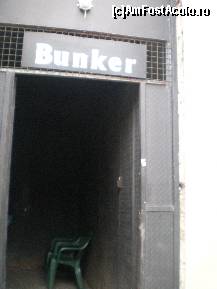 [P06] Intrarea in bunker. » foto by presario
 - 
<span class="allrVoted glyphicon glyphicon-heart hidden" id="av140516"></span>
<a class="m-l-10 hidden" id="sv140516" onclick="voting_Foto_DelVot(,140516,1275)" role="button">șterge vot <span class="glyphicon glyphicon-remove"></span></a>
<a id="v9140516" class=" c-red"  onclick="voting_Foto_SetVot(140516)" role="button"><span class="glyphicon glyphicon-heart-empty"></span> <b>LIKE</b> = Votează poza</a> <img class="hidden"  id="f140516W9" src="/imagini/loader.gif" border="0" /><span class="AjErrMes hidden" id="e140516ErM"></span>