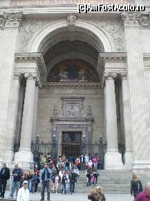 [P06] Intrarea la Basilica Sf Stefan. » foto by presario
 - 
<span class="allrVoted glyphicon glyphicon-heart hidden" id="av141905"></span>
<a class="m-l-10 hidden" id="sv141905" onclick="voting_Foto_DelVot(,141905,1275)" role="button">șterge vot <span class="glyphicon glyphicon-remove"></span></a>
<a id="v9141905" class=" c-red"  onclick="voting_Foto_SetVot(141905)" role="button"><span class="glyphicon glyphicon-heart-empty"></span> <b>LIKE</b> = Votează poza</a> <img class="hidden"  id="f141905W9" src="/imagini/loader.gif" border="0" /><span class="AjErrMes hidden" id="e141905ErM"></span>