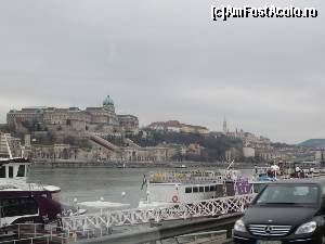 [P02] Castelul Buda, peste Dunăre, văzut din autoturism.  » foto by tata123 🔱
 - 
<span class="allrVoted glyphicon glyphicon-heart hidden" id="av602549"></span>
<a class="m-l-10 hidden" id="sv602549" onclick="voting_Foto_DelVot(,602549,1275)" role="button">șterge vot <span class="glyphicon glyphicon-remove"></span></a>
<a id="v9602549" class=" c-red"  onclick="voting_Foto_SetVot(602549)" role="button"><span class="glyphicon glyphicon-heart-empty"></span> <b>LIKE</b> = Votează poza</a> <img class="hidden"  id="f602549W9" src="/imagini/loader.gif" border="0" /><span class="AjErrMes hidden" id="e602549ErM"></span>
