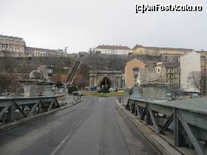 [P05] Ieșire de pe Podul cu lanțuri. Observați în față Tunelul și Funicularul.  » foto by tata123 🔱
 - 
<span class="allrVoted glyphicon glyphicon-heart hidden" id="av602552"></span>
<a class="m-l-10 hidden" id="sv602552" onclick="voting_Foto_DelVot(,602552,1275)" role="button">șterge vot <span class="glyphicon glyphicon-remove"></span></a>
<a id="v9602552" class=" c-red"  onclick="voting_Foto_SetVot(602552)" role="button"><span class="glyphicon glyphicon-heart-empty"></span> <b>LIKE</b> = Votează poza</a> <img class="hidden"  id="f602552W9" src="/imagini/loader.gif" border="0" /><span class="AjErrMes hidden" id="e602552ErM"></span>