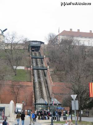 [P07] Funicularul, diverși ghizi oferindu-și serviciile și monumetul Kilometrul Zero.  » foto by tata123 🔱
 - 
<span class="allrVoted glyphicon glyphicon-heart hidden" id="av602554"></span>
<a class="m-l-10 hidden" id="sv602554" onclick="voting_Foto_DelVot(,602554,1275)" role="button">șterge vot <span class="glyphicon glyphicon-remove"></span></a>
<a id="v9602554" class=" c-red"  onclick="voting_Foto_SetVot(602554)" role="button"><span class="glyphicon glyphicon-heart-empty"></span> <b>LIKE</b> = Votează poza</a> <img class="hidden"  id="f602554W9" src="/imagini/loader.gif" border="0" /><span class="AjErrMes hidden" id="e602554ErM"></span>