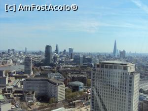 [P18] 18. În planul doi, dreapta, se vede mai bine „Ciobul, ” iar în stânga „OXO Tower”. În mijloc, mai jos, cu formă circulară este „IMAX Cinema”.  » foto by doinafil
 - 
<span class="allrVoted glyphicon glyphicon-heart hidden" id="av792728"></span>
<a class="m-l-10 hidden" id="sv792728" onclick="voting_Foto_DelVot(,792728,1570)" role="button">șterge vot <span class="glyphicon glyphicon-remove"></span></a>
<a id="v9792728" class=" c-red"  onclick="voting_Foto_SetVot(792728)" role="button"><span class="glyphicon glyphicon-heart-empty"></span> <b>LIKE</b> = Votează poza</a> <img class="hidden"  id="f792728W9" src="/imagini/loader.gif" border="0" /><span class="AjErrMes hidden" id="e792728ErM"></span>