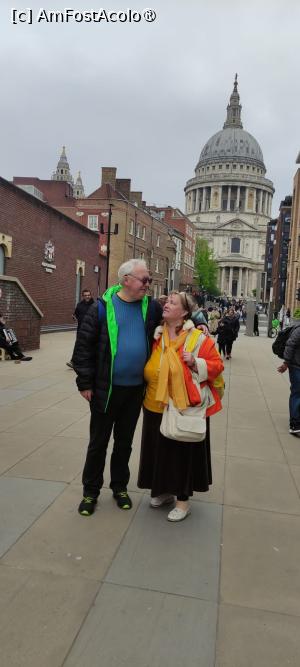 [P34] noi doi si catedrala St. Paul » foto by mihaelab
 - 
<span class="allrVoted glyphicon glyphicon-heart hidden" id="av1522733"></span>
<a class="m-l-10 hidden" id="sv1522733" onclick="voting_Foto_DelVot(,1522733,1570)" role="button">șterge vot <span class="glyphicon glyphicon-remove"></span></a>
<a id="v91522733" class=" c-red"  onclick="voting_Foto_SetVot(1522733)" role="button"><span class="glyphicon glyphicon-heart-empty"></span> <b>LIKE</b> = Votează poza</a> <img class="hidden"  id="f1522733W9" src="/imagini/loader.gif" border="0" /><span class="AjErrMes hidden" id="e1522733ErM"></span>