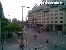 [P08] Intersecţia 'noastră' !Vizavi, oblic, în dreptul automobilului,este liftul care duce la staţia de metrou. Doi paşi mai departe e staţia de autobuz spre port şi spre plaja Barceloneta » foto by Zina
 - 
<span class="allrVoted glyphicon glyphicon-heart hidden" id="av86801"></span>
<a class="m-l-10 hidden" id="sv86801" onclick="voting_Foto_DelVot(,86801,1578)" role="button">șterge vot <span class="glyphicon glyphicon-remove"></span></a>
<a id="v986801" class=" c-red"  onclick="voting_Foto_SetVot(86801)" role="button"><span class="glyphicon glyphicon-heart-empty"></span> <b>LIKE</b> = Votează poza</a> <img class="hidden"  id="f86801W9" src="/imagini/loader.gif" border="0" /><span class="AjErrMes hidden" id="e86801ErM"></span>