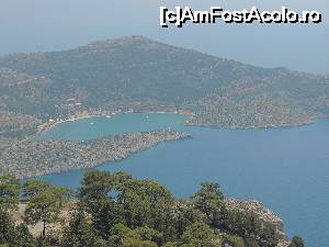 [P11] 'Le bleu azur de la Greece, sau Manastirea Panoramitis vazuta de pe soseaua care strabate insula » foto by claudiu 71
 - 
<span class="allrVoted glyphicon glyphicon-heart hidden" id="av694004"></span>
<a class="m-l-10 hidden" id="sv694004" onclick="voting_Foto_DelVot(,694004,1588)" role="button">șterge vot <span class="glyphicon glyphicon-remove"></span></a>
<a id="v9694004" class=" c-red"  onclick="voting_Foto_SetVot(694004)" role="button"><span class="glyphicon glyphicon-heart-empty"></span> <b>LIKE</b> = Votează poza</a> <img class="hidden"  id="f694004W9" src="/imagini/loader.gif" border="0" /><span class="AjErrMes hidden" id="e694004ErM"></span>