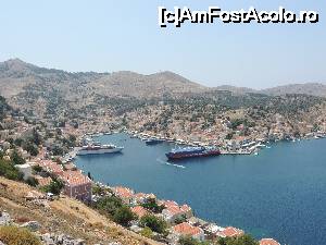 [P05] Golful este atat de ingust, doua ferry abia au loc in el. 
Vedere de pe strada spre Panormitis » foto by claudiu 71
 - 
<span class="allrVoted glyphicon glyphicon-heart hidden" id="av693971"></span>
<a class="m-l-10 hidden" id="sv693971" onclick="voting_Foto_DelVot(,693971,1588)" role="button">șterge vot <span class="glyphicon glyphicon-remove"></span></a>
<a id="v9693971" class=" c-red"  onclick="voting_Foto_SetVot(693971)" role="button"><span class="glyphicon glyphicon-heart-empty"></span> <b>LIKE</b> = Votează poza</a> <img class="hidden"  id="f693971W9" src="/imagini/loader.gif" border="0" /><span class="AjErrMes hidden" id="e693971ErM"></span>