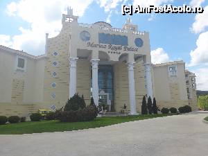 [P01] La intrare Hotel Royal Marina Palace » foto by vio_andu_gaby
 - 
<span class="allrVoted glyphicon glyphicon-heart hidden" id="av506463"></span>
<a class="m-l-10 hidden" id="sv506463" onclick="voting_Foto_DelVot(,506463,1618)" role="button">șterge vot <span class="glyphicon glyphicon-remove"></span></a>
<a id="v9506463" class=" c-red"  onclick="voting_Foto_SetVot(506463)" role="button"><span class="glyphicon glyphicon-heart-empty"></span> <b>LIKE</b> = Votează poza</a> <img class="hidden"  id="f506463W9" src="/imagini/loader.gif" border="0" /><span class="AjErrMes hidden" id="e506463ErM"></span>