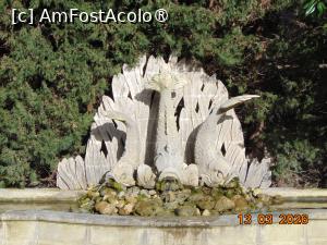 [P39] Fântâna celor trei Tritoni, Centrul de arta Caumont » foto by Yolanda
 - 
<span class="allrVoted glyphicon glyphicon-heart hidden" id="av1526440"></span>
<a class="m-l-10 hidden" id="sv1526440" onclick="voting_Foto_DelVot(,1526440,1628)" role="button">șterge vot <span class="glyphicon glyphicon-remove"></span></a>
<a id="v91526440" class=" c-red"  onclick="voting_Foto_SetVot(1526440)" role="button"><span class="glyphicon glyphicon-heart-empty"></span> <b>LIKE</b> = Votează poza</a> <img class="hidden"  id="f1526440W9" src="/imagini/loader.gif" border="0" /><span class="AjErrMes hidden" id="e1526440ErM"></span>