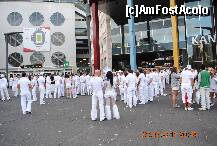 [P02] marea de oameni alba asteptand sa intre » foto by lia_popescu
 - 
<span class="allrVoted glyphicon glyphicon-heart hidden" id="av228503"></span>
<a class="m-l-10 hidden" id="sv228503" onclick="voting_Foto_DelVot(,228503,1639)" role="button">șterge vot <span class="glyphicon glyphicon-remove"></span></a>
<a id="v9228503" class=" c-red"  onclick="voting_Foto_SetVot(228503)" role="button"><span class="glyphicon glyphicon-heart-empty"></span> <b>LIKE</b> = Votează poza</a> <img class="hidden"  id="f228503W9" src="/imagini/loader.gif" border="0" /><span class="AjErrMes hidden" id="e228503ErM"></span>