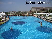 [P07] tot piscina mare, vedere partea dreapta, ...se pregatea un concurs  » foto by michaella
 - 
<span class="allrVoted glyphicon glyphicon-heart hidden" id="av12340"></span>
<a class="m-l-10 hidden" id="sv12340" onclick="voting_Foto_DelVot(,12340,1683)" role="button">șterge vot <span class="glyphicon glyphicon-remove"></span></a>
<a id="v912340" class=" c-red"  onclick="voting_Foto_SetVot(12340)" role="button"><span class="glyphicon glyphicon-heart-empty"></span> <b>LIKE</b> = Votează poza</a> <img class="hidden"  id="f12340W9" src="/imagini/loader.gif" border="0" /><span class="AjErrMes hidden" id="e12340ErM"></span>