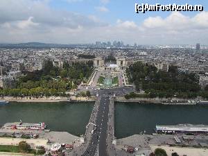 [P09] panorama de la etajul 2 al turnului. In departare se vede cartierul modern La Defense.  » foto by ascomp*
 - 
<span class="allrVoted glyphicon glyphicon-heart hidden" id="av673967"></span>
<a class="m-l-10 hidden" id="sv673967" onclick="voting_Foto_DelVot(,673967,1684)" role="button">șterge vot <span class="glyphicon glyphicon-remove"></span></a>
<a id="v9673967" class=" c-red"  onclick="voting_Foto_SetVot(673967)" role="button"><span class="glyphicon glyphicon-heart-empty"></span> <b>LIKE</b> = Votează poza</a> <img class="hidden"  id="f673967W9" src="/imagini/loader.gif" border="0" /><span class="AjErrMes hidden" id="e673967ErM"></span>