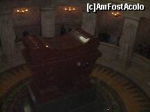 [P11] Mormantul lui Napoleon Bonaparte, in Domul Invalizilor » foto by guesswhoo*
 - 
<span class="allrVoted glyphicon glyphicon-heart hidden" id="av248523"></span>
<a class="m-l-10 hidden" id="sv248523" onclick="voting_Foto_DelVot(,248523,1684)" role="button">șterge vot <span class="glyphicon glyphicon-remove"></span></a>
<a id="v9248523" class=" c-red"  onclick="voting_Foto_SetVot(248523)" role="button"><span class="glyphicon glyphicon-heart-empty"></span> <b>LIKE</b> = Votează poza</a> <img class="hidden"  id="f248523W9" src="/imagini/loader.gif" border="0" /><span class="AjErrMes hidden" id="e248523ErM"></span>