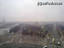 [P24] Parisul vazut din roata din fata Muzeului Luvru » foto by guesswhoo*
 - 
<span class="allrVoted glyphicon glyphicon-heart hidden" id="av248543"></span>
<a class="m-l-10 hidden" id="sv248543" onclick="voting_Foto_DelVot(,248543,1684)" role="button">șterge vot <span class="glyphicon glyphicon-remove"></span></a>
<a id="v9248543" class=" c-red"  onclick="voting_Foto_SetVot(248543)" role="button"><span class="glyphicon glyphicon-heart-empty"></span> <b>LIKE</b> = Votează poza</a> <img class="hidden"  id="f248543W9" src="/imagini/loader.gif" border="0" /><span class="AjErrMes hidden" id="e248543ErM"></span>