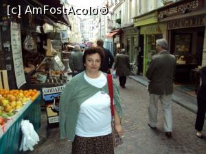 [P34] La cumpărături pe Rue Mouffetard.  » foto by Carmen Ion
 - 
<span class="allrVoted glyphicon glyphicon-heart hidden" id="av719951"></span>
<a class="m-l-10 hidden" id="sv719951" onclick="voting_Foto_DelVot(,719951,1684)" role="button">șterge vot <span class="glyphicon glyphicon-remove"></span></a>
<a id="v9719951" class=" c-red"  onclick="voting_Foto_SetVot(719951)" role="button"><span class="glyphicon glyphicon-heart-empty"></span> <b>LIKE</b> = Votează poza</a> <img class="hidden"  id="f719951W9" src="/imagini/loader.gif" border="0" /><span class="AjErrMes hidden" id="e719951ErM"></span>