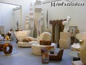 [P13] Prima dintre cele 3 incaperii ale atelierului Brincusi de la Centrul Georges Pompidou » foto by Puiu2010
 - 
<span class="allrVoted glyphicon glyphicon-heart hidden" id="av374391"></span>
<a class="m-l-10 hidden" id="sv374391" onclick="voting_Foto_DelVot(,374391,1684)" role="button">șterge vot <span class="glyphicon glyphicon-remove"></span></a>
<a id="v9374391" class=" c-red"  onclick="voting_Foto_SetVot(374391)" role="button"><span class="glyphicon glyphicon-heart-empty"></span> <b>LIKE</b> = Votează poza</a> <img class="hidden"  id="f374391W9" src="/imagini/loader.gif" border="0" /><span class="AjErrMes hidden" id="e374391ErM"></span>