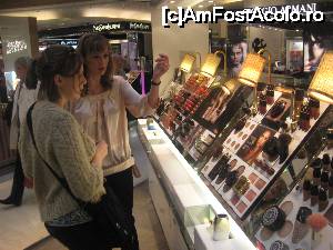 [P17] Galeriile Lafayette din Paris » foto by dorgo
 - 
<span class="allrVoted glyphicon glyphicon-heart hidden" id="av681775"></span>
<a class="m-l-10 hidden" id="sv681775" onclick="voting_Foto_DelVot(,681775,1684)" role="button">șterge vot <span class="glyphicon glyphicon-remove"></span></a>
<a id="v9681775" class=" c-red"  onclick="voting_Foto_SetVot(681775)" role="button"><span class="glyphicon glyphicon-heart-empty"></span> <b>LIKE</b> = Votează poza</a> <img class="hidden"  id="f681775W9" src="/imagini/loader.gif" border="0" /><span class="AjErrMes hidden" id="e681775ErM"></span>