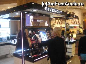 [P21] Galeriile Lafayette din Paris » foto by dorgo
 - 
<span class="allrVoted glyphicon glyphicon-heart hidden" id="av681779"></span>
<a class="m-l-10 hidden" id="sv681779" onclick="voting_Foto_DelVot(,681779,1684)" role="button">șterge vot <span class="glyphicon glyphicon-remove"></span></a>
<a id="v9681779" class=" c-red"  onclick="voting_Foto_SetVot(681779)" role="button"><span class="glyphicon glyphicon-heart-empty"></span> <b>LIKE</b> = Votează poza</a> <img class="hidden"  id="f681779W9" src="/imagini/loader.gif" border="0" /><span class="AjErrMes hidden" id="e681779ErM"></span>