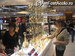 [P28] Galeriile Lafayette din Paris » foto by dorgo
 - 
<span class="allrVoted glyphicon glyphicon-heart hidden" id="av681786"></span>
<a class="m-l-10 hidden" id="sv681786" onclick="voting_Foto_DelVot(,681786,1684)" role="button">șterge vot <span class="glyphicon glyphicon-remove"></span></a>
<a id="v9681786" class=" c-red"  onclick="voting_Foto_SetVot(681786)" role="button"><span class="glyphicon glyphicon-heart-empty"></span> <b>LIKE</b> = Votează poza</a> <img class="hidden"  id="f681786W9" src="/imagini/loader.gif" border="0" /><span class="AjErrMes hidden" id="e681786ErM"></span>