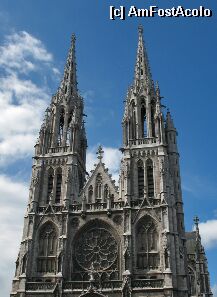 [P01] St Petrus and St Paulus Church (foarte aproape de gară), este o catedrală în stil Neo-Gothic, fiind principala biserică din oraş, unde pot fi observaţi şi Gargoili. E constrută pe ruinele unei alte biserici, de regele Leopold al 2-lea. Construcţia a început în 1899. Are 70 de metri înălţime şi 30 de metri lăţime. Arhitectul a fost Louis de la Censerie. » foto by voyager
 - 
<span class="allrVoted glyphicon glyphicon-heart hidden" id="av5620"></span>
<a class="m-l-10 hidden" id="sv5620" onclick="voting_Foto_DelVot(,5620,1694)" role="button">șterge vot <span class="glyphicon glyphicon-remove"></span></a>
<a id="v95620" class=" c-red"  onclick="voting_Foto_SetVot(5620)" role="button"><span class="glyphicon glyphicon-heart-empty"></span> <b>LIKE</b> = Votează poza</a> <img class="hidden"  id="f5620W9" src="/imagini/loader.gif" border="0" /><span class="AjErrMes hidden" id="e5620ErM"></span>