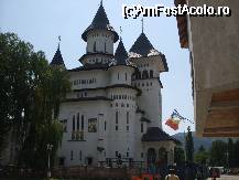 [P06] ...si biserica din oras-iar in fata ei se afla 'Muzeul obiceiurior populare' » foto by trandafir 1970*
 - 
<span class="allrVoted glyphicon glyphicon-heart hidden" id="av32212"></span>
<a class="m-l-10 hidden" id="sv32212" onclick="voting_Foto_DelVot(,32212,1707)" role="button">șterge vot <span class="glyphicon glyphicon-remove"></span></a>
<a id="v932212" class=" c-red"  onclick="voting_Foto_SetVot(32212)" role="button"><span class="glyphicon glyphicon-heart-empty"></span> <b>LIKE</b> = Votează poza</a> <img class="hidden"  id="f32212W9" src="/imagini/loader.gif" border="0" /><span class="AjErrMes hidden" id="e32212ErM"></span>