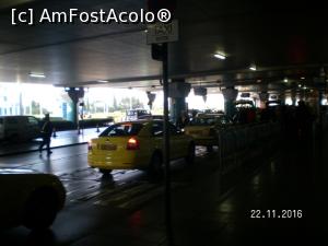 [P01] In fata aeroportului din Atena.  » foto by melena
 - 
<span class="allrVoted glyphicon glyphicon-heart hidden" id="av817438"></span>
<a class="m-l-10 hidden" id="sv817438" onclick="voting_Foto_DelVot(,817438,1710)" role="button">șterge vot <span class="glyphicon glyphicon-remove"></span></a>
<a id="v9817438" class=" c-red"  onclick="voting_Foto_SetVot(817438)" role="button"><span class="glyphicon glyphicon-heart-empty"></span> <b>LIKE</b> = Votează poza</a> <img class="hidden"  id="f817438W9" src="/imagini/loader.gif" border="0" /><span class="AjErrMes hidden" id="e817438ErM"></span>