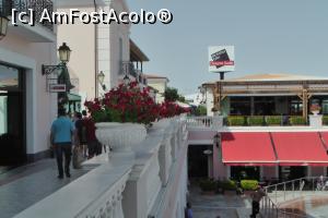 [P09] Outlet in Atena » foto by _Traveller
 - 
<span class="allrVoted glyphicon glyphicon-heart hidden" id="av767275"></span>
<a class="m-l-10 hidden" id="sv767275" onclick="voting_Foto_DelVot(,767275,1710)" role="button">șterge vot <span class="glyphicon glyphicon-remove"></span></a>
<a id="v9767275" class=" c-red"  onclick="voting_Foto_SetVot(767275)" role="button"><span class="glyphicon glyphicon-heart-empty"></span> <b>LIKE</b> = Votează poza</a> <img class="hidden"  id="f767275W9" src="/imagini/loader.gif" border="0" /><span class="AjErrMes hidden" id="e767275ErM"></span>